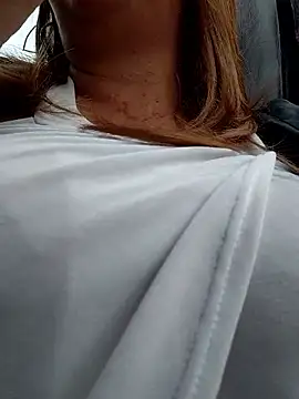 Laura-Hernandez online show from March 2026 03:34:01 PM