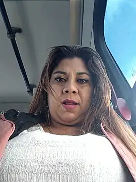 Laura-Hernandez online show from October 2025 03:01:01 PM