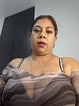 Laura-Hernandez online show from May 2026 03:04:01 PM