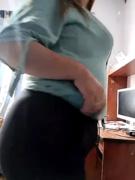 Laura-Hernandez online show from September 2025 02:01:02 PM