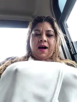 Snapshot of Laura-Hernandez chatting on December 2025 03:23:01 PM Laura-Hernandez online show from December 2025 03:23:01 PM