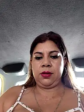 Laura-Hernandez online show from April 2026 02:57:01 PM
