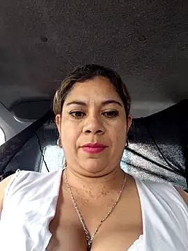 Snapshot of Laura-Hernandez chatting on February 2026 03:54:02 PM Laura-Hernandez online show from February 2026 03:54:02 PM