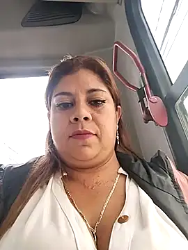 Laura-Hernandez online show from February 2025 06:04:02 PM