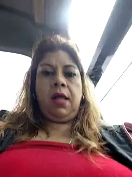 Laura-Hernandez online show from May 2026 03:20:01 PM