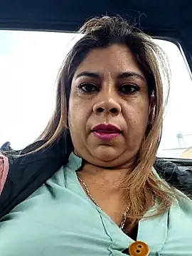 Snapshot of Laura-Hernandez chatting on January 2026 02:43:02 PM Laura-Hernandez online show from January 2026 02:43:02 PM