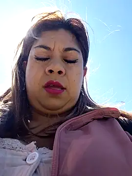 Laura-Hernandez online show from May 2026 02:42:01 PM