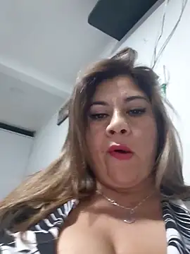 Snapshot of Laura-Hernandez chatting on July 2026 05:16:02 AM Laura-Hernandez online show from July 2026 05:16:02 AM