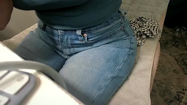 bigb00tyjudyyX online show from November 2025 02:54:01 PM