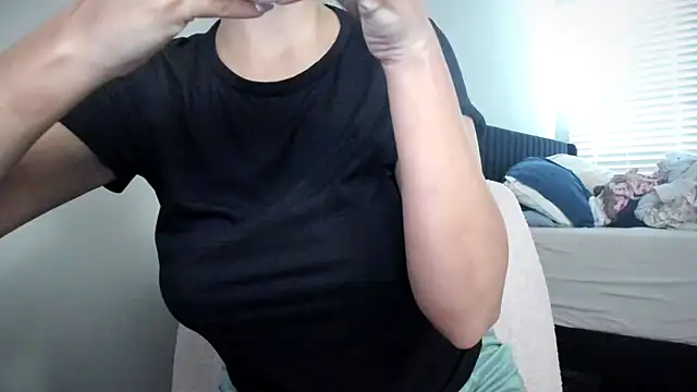 Snapshot of bigb00tyjudyyX chatting on October 2025 03:23:02 PM bigb00tyjudyyX online show from October 2025 03:23:02 PM