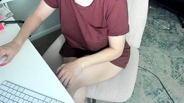 bigb00tyjudyyX online show from May 2026 04:14:02 PM