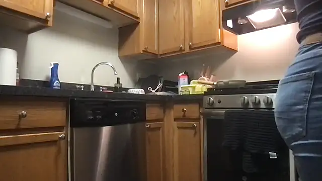 bigb00tyjudyyX online show from October 2025 01:42:05 PM