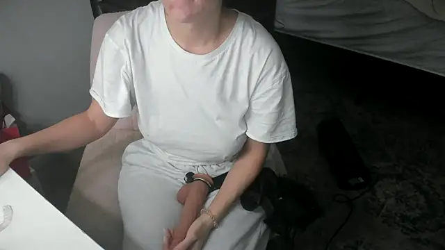 bigb00tyjudyyX online show from February 2026 06:06:01 PM