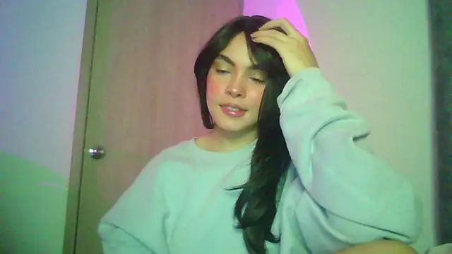 Snapshot of Kiri_Cutee chatting on October 2025 04:35:01 AM Kiri Cutee online show from October 2025 04:35:01 AM