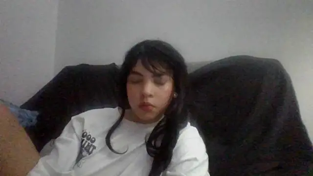 Snapshot of Kiri_Cutee chatting on January 2025 05:44:02 AM Kiri Cutee online show from January 2025 05:44:02 AM