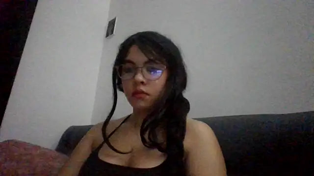 Snapshot of Kiri_Cutee chatting on January 2025 05:00:02 AM Kiri Cutee online show from January 2025 05:00:02 AM