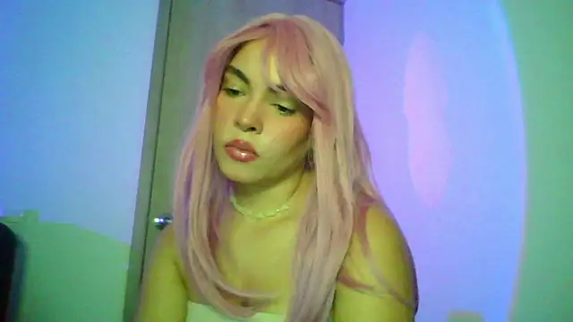 Snapshot of Kiri_Cutee chatting on October 2025 04:36:02 AM Kiri Cutee online show from October 2025 04:36:02 AM