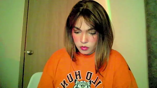 Snapshot of Kiri_Cutee chatting on September 2025 04:23:01 AM Kiri Cutee online show from September 2025 04:23:01 AM