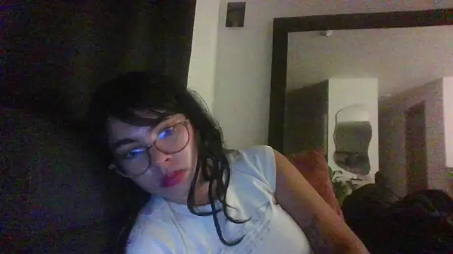 Snapshot of Kiri_Cutee chatting on February 2025 04:53:01 AM Kiri Cutee online show from February 2025 04:53:01 AM