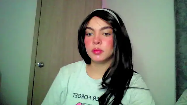 Snapshot of Kiri_Cutee chatting on September 2025 04:00:01 AM Kiri Cutee online show from September 2025 04:00:01 AM