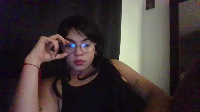 Snapshot of Kiri_Cutee chatting on March 2025 05:16:01 AM Kiri Cutee online show from March 2025 05:16:01 AM