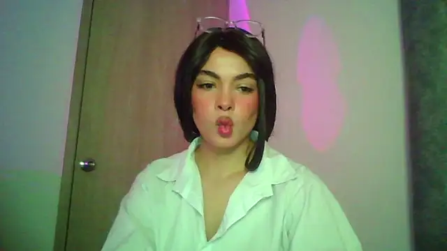 Snapshot of Kiri_Cutee chatting on October 2025 04:03:01 AM Kiri Cutee online show from October 2025 04:03:01 AM