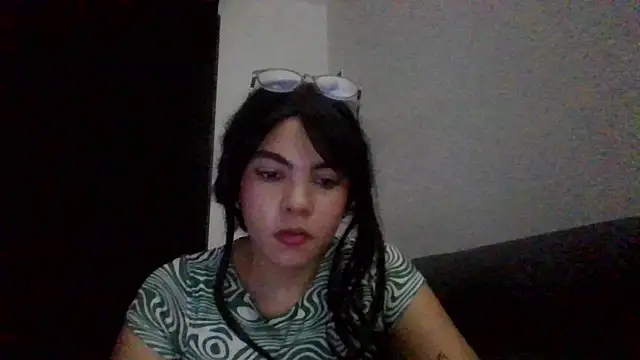 Snapshot of Kiri_Cutee chatting on February 2025 06:00:01 AM Kiri Cutee online show from February 2025 06:00:01 AM