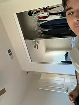 Yann 18 online show from March 2026 04:01:02 PM