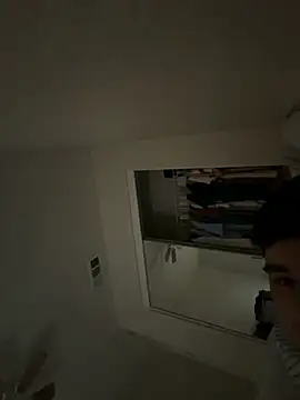 Yann 18 online show from April 2026 02:47:02 PM