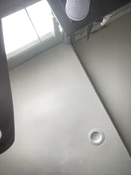 Yann 18 online show from September 2025 07:03:01 PM