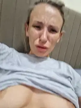 Snapshot of YourJuliena chatting on February 2025 01:40:02 PM YourJuliena online show from February 2025 01:40:02 PM