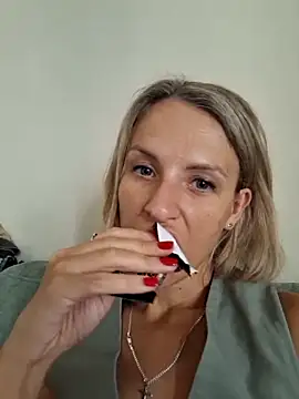 Snapshot of YourJuliena chatting on February 2025 09:22:02 AM YourJuliena online show from February 2025 09:22:02 AM