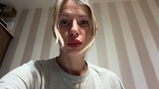 Snapshot of YourJuliena chatting on March 2025 05:26:02 PM YourJuliena online show from March 2025 05:26:02 PM