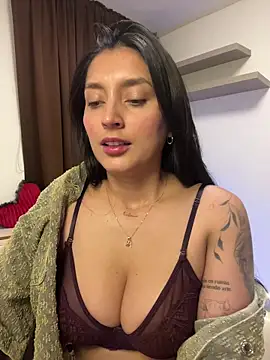 Snapshot of Valentina_cartier chatting on November 2025 11:59:01 PM Valentina cartier online show from November 2025 11:59:01 PM