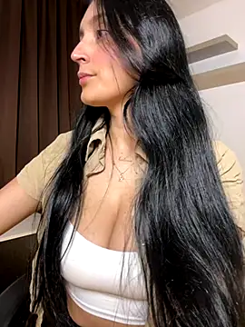 Snapshot of Valentina_cartier chatting on October 2025 11:16:01 PM Valentina cartier online show from October 2025 11:16:01 PM