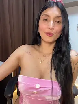 Snapshot of Valentina_cartier chatting on October 2025 11:36:01 PM Valentina cartier online show from October 2025 11:36:01 PM