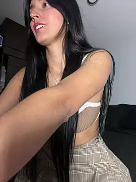 Snapshot of Valentina_cartier chatting on February 2025 03:35:02 AM Valentina cartier online show from February 2025 03:35:02 AM