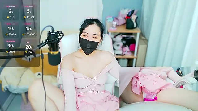 lovely green online show from December 2024 04:37:01 PM