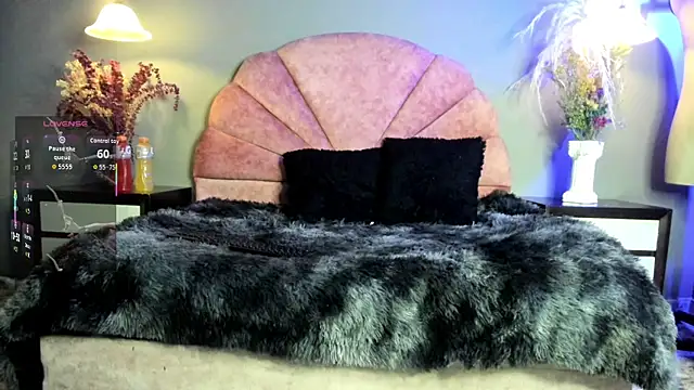 Alliemilky online show from November 2025 03:43:01 AM