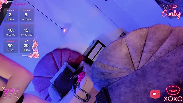 Alliemilky online show from April 2026 07:51:01 PM