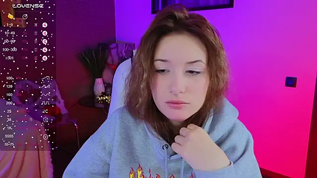 Snapshot of Eridabytrend chatting on November 2025 12:09:01 PM Eridabytrend online show from November 2025 12:09:01 PM