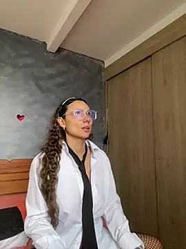 MafeeRoss online show from March 2026 07:10:02 PM