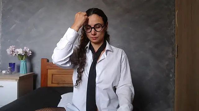 MafeeRoss online show from November 2025 05:28:01 PM