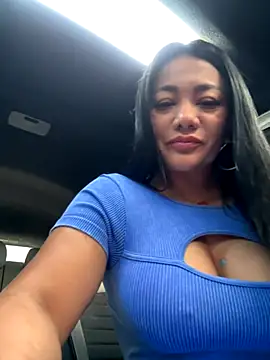 Snapshot of Abril10_ chatting on November 2025 01:14:01 PM Abril10 online show from November 2025 01:14:01 PM