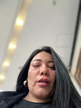 Snapshot of Abril10_ chatting on January 2025 03:58:01 PM Abril10 online show from January 2025 03:58:01 PM