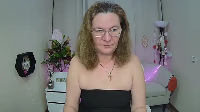 HolyMilfa online show from April 2026 06:59:01 AM