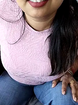 Snapshot of QueenHaryana chatting on April 2026 06:39:01 AM QueenHaryana online show from April 2026 06:39:01 AM