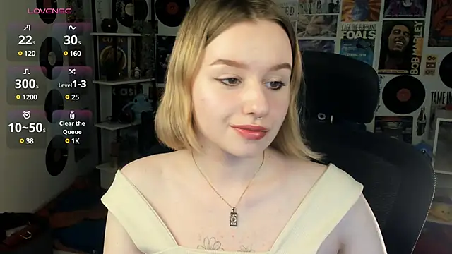 Snapshot of AdeleLoomis chatting on March 2025 08:53:02 AM AdeleLoomis online show from March 2025 08:53:02 AM