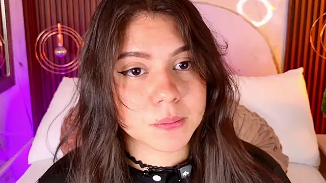 pamelajons  online show from April 2026 12:18:02 PM