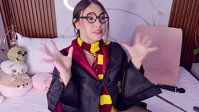 pamelajons  online show from October 2025 01:43:02 PM